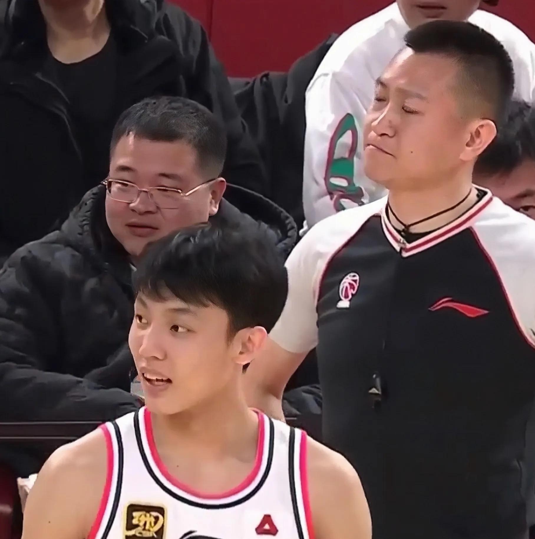CBA俱乐部杯队员犯规5次被罚出场