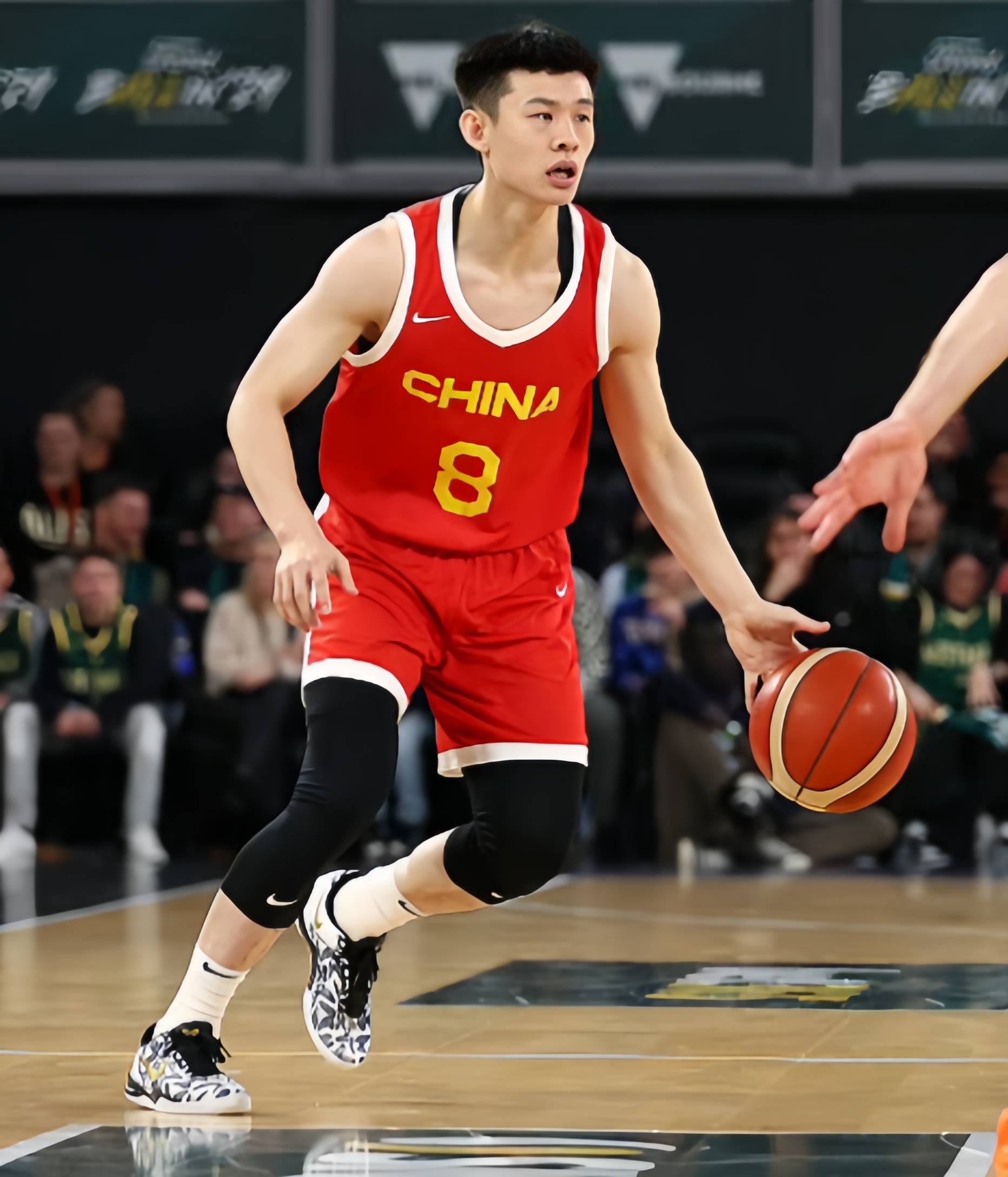 包含热身赛-中国男篮不敌西甲球队廖三宁16分的词条