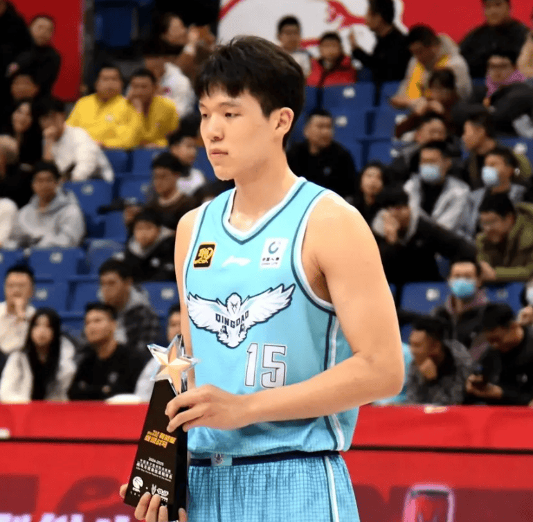 当年姚明都得打斯杯如今杨瀚森也一样的简单介绍