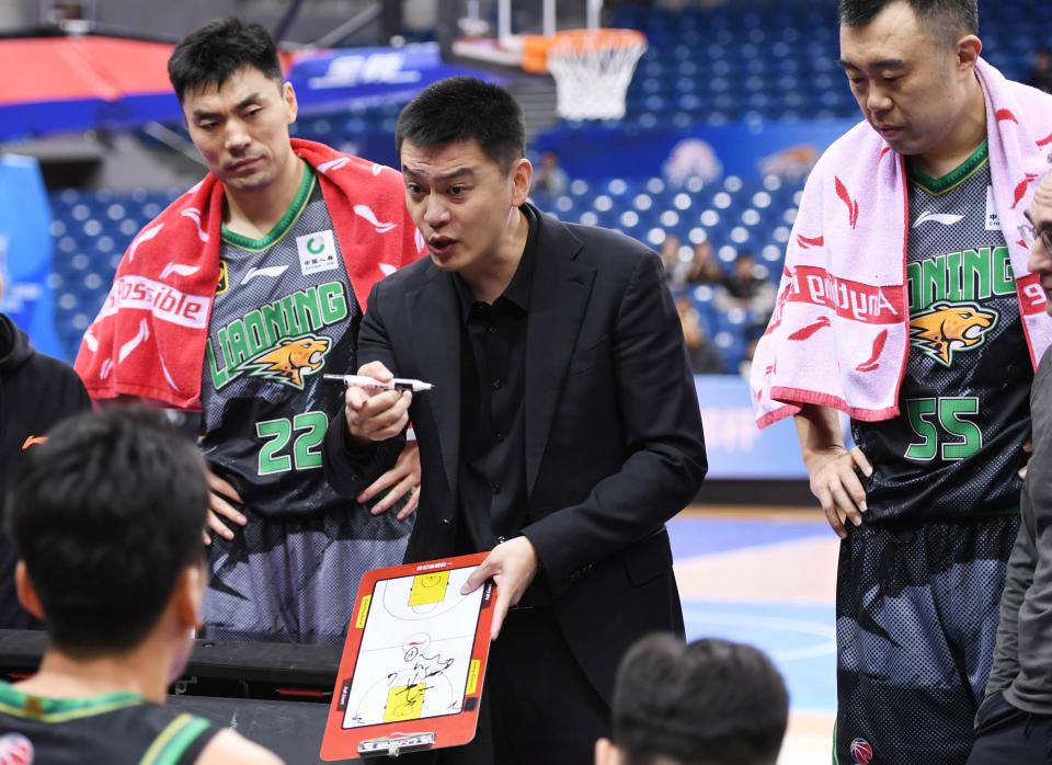 包含CBA俱乐部杯为球队提供更多赞助商合作经验的词条